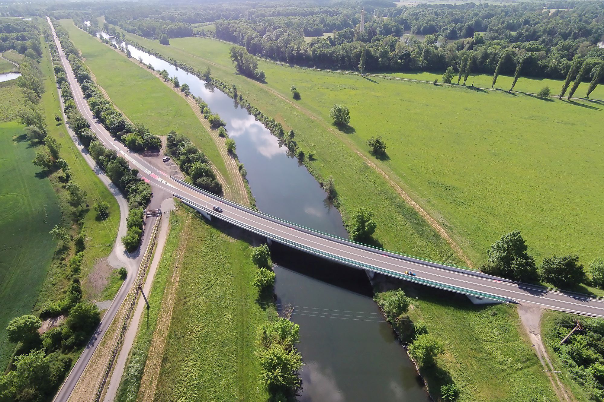 Silnice II/422 – rekonstrukce úseku Podivín–Lednice - Construcția de drumuri & poduri