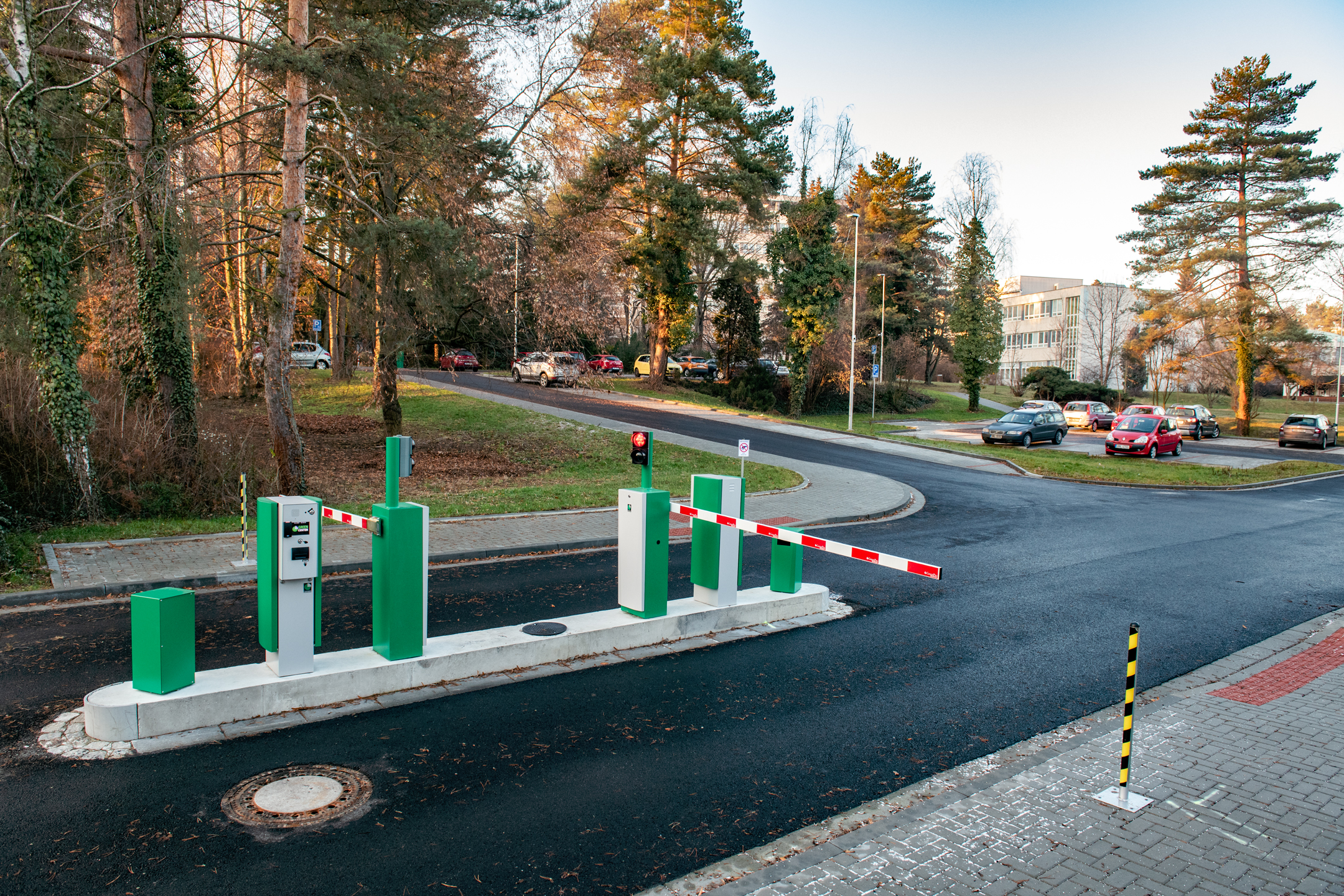 Olomouc – realizace parkoviště u Fakultní nemocnice Olomouc - Construcția de drumuri & poduri