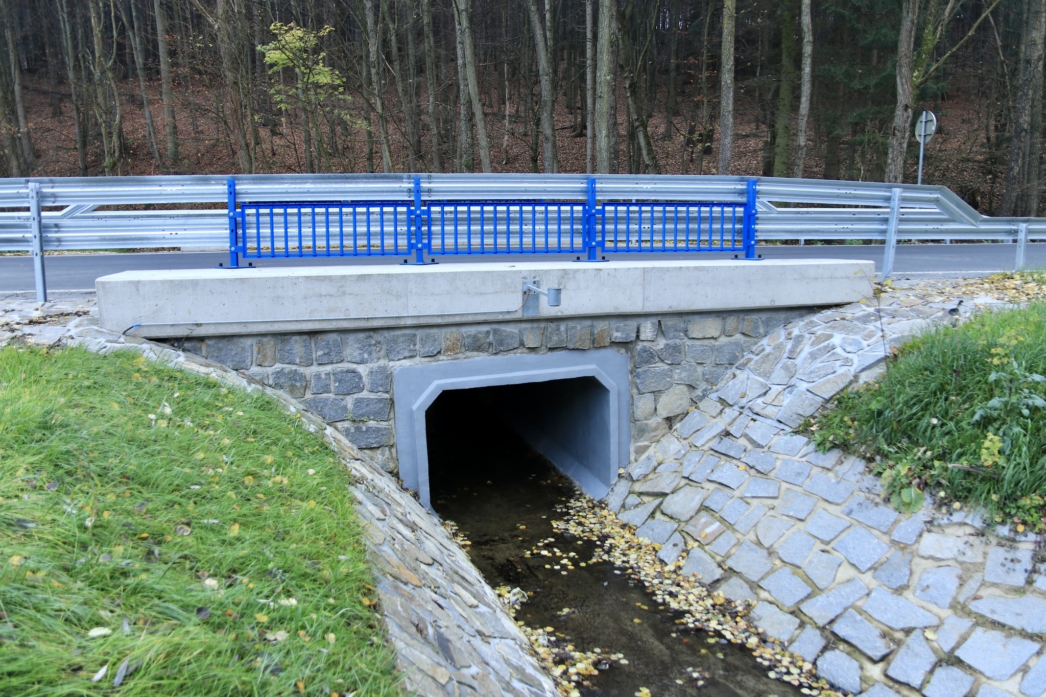 Silnice III/37365 a III/37367 – rekonstrukce úseku Křtiny–Březina - Construcția de drumuri & poduri