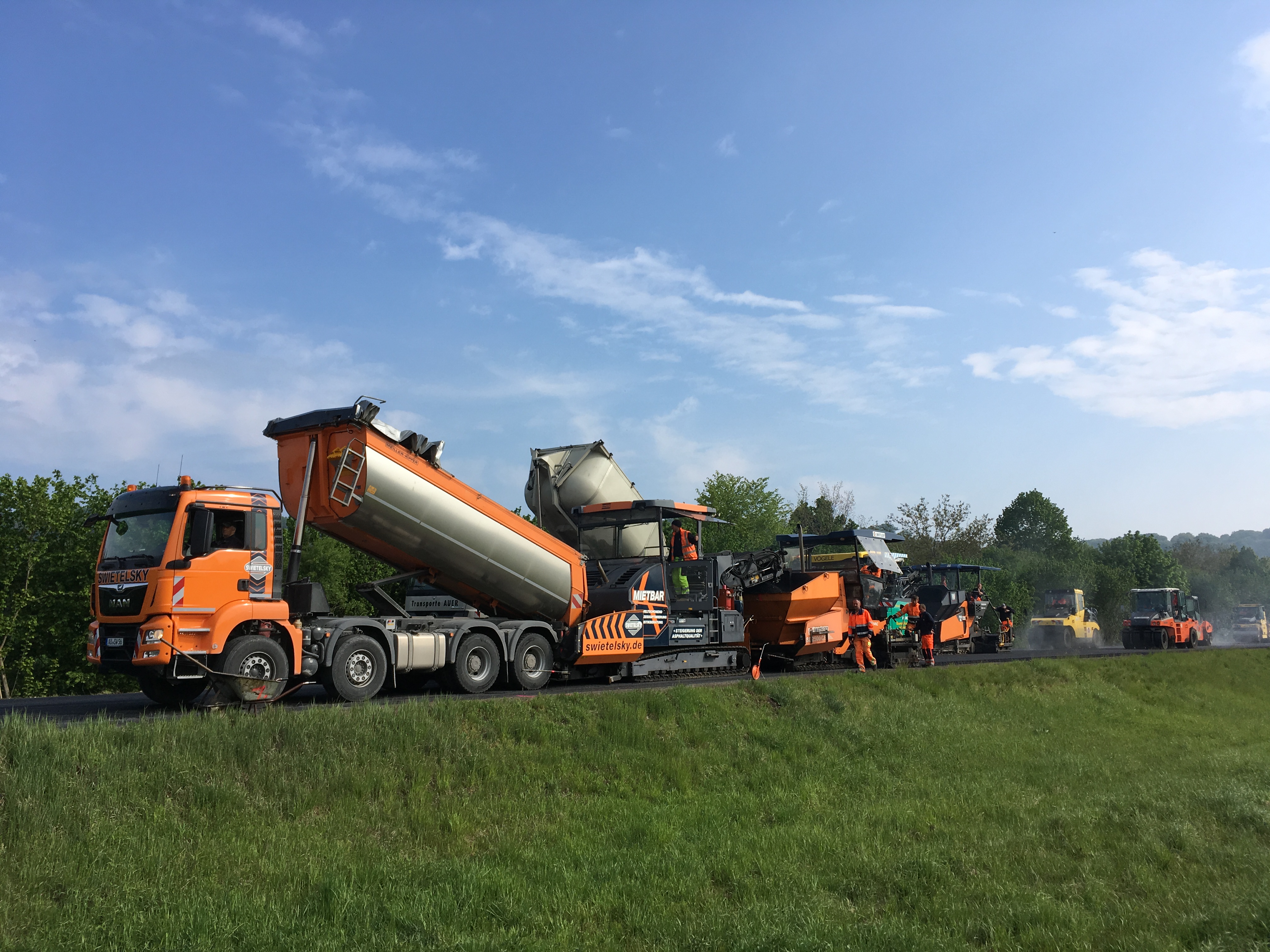 Inst. B588 zw. Neuötting u. Brandmühle - St. Bauamt Traunstein - Construcția de drumuri & poduri