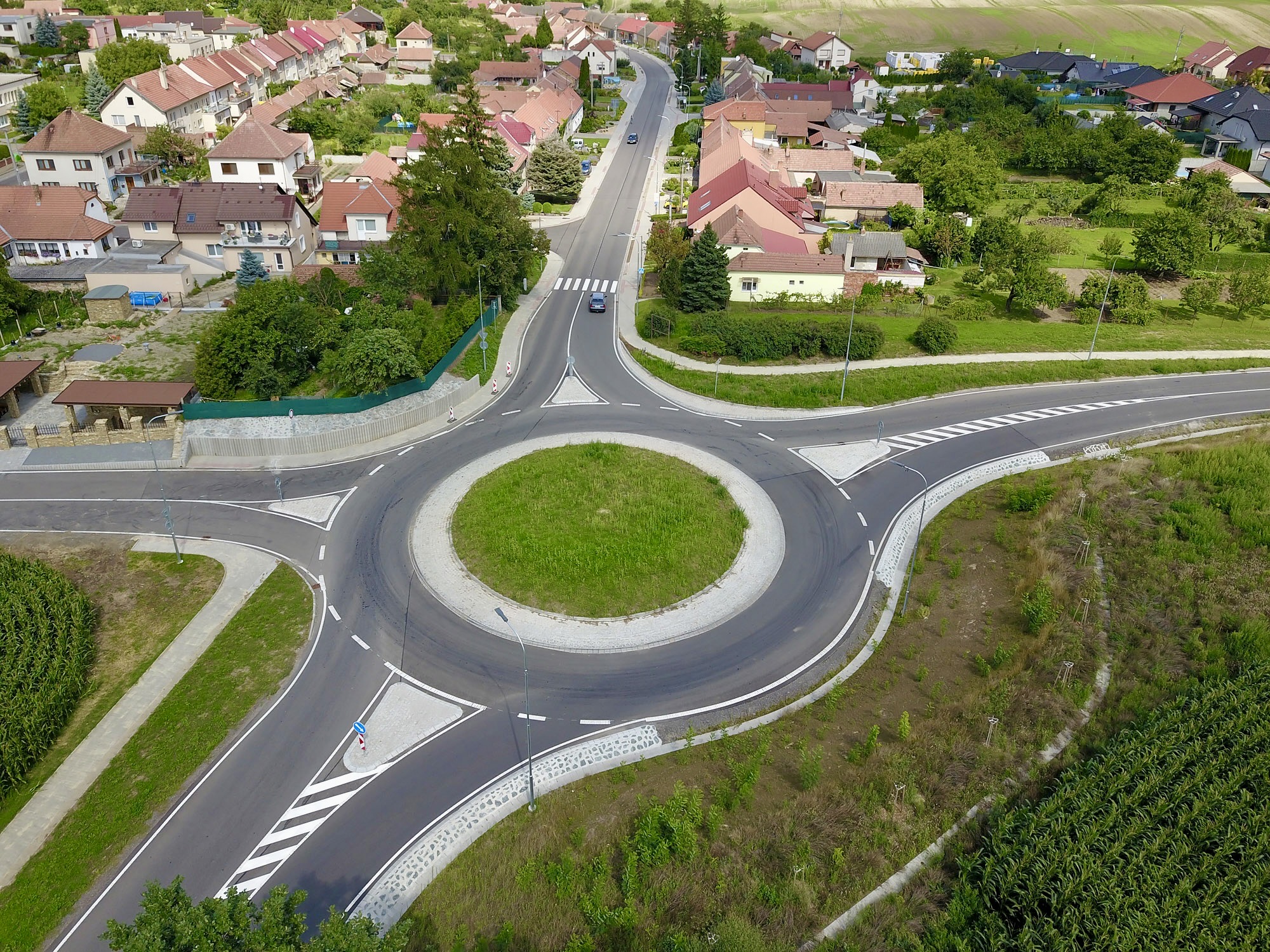 Silnice II/422 –  rekonstrukce úseku Svatobořice-Mistřín – křižovatka se silnicí II/380 - Construcția de drumuri & poduri
