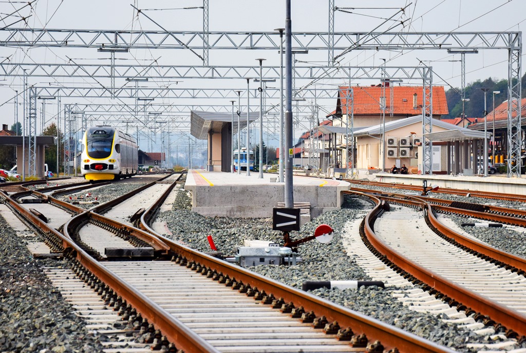 Modernizacija i elektrifikacija željezničke pruge na dionici Zaprešić - Zabok (željeznička pruga R201 Zaprešić-Čakovec) - Construcții feroviare