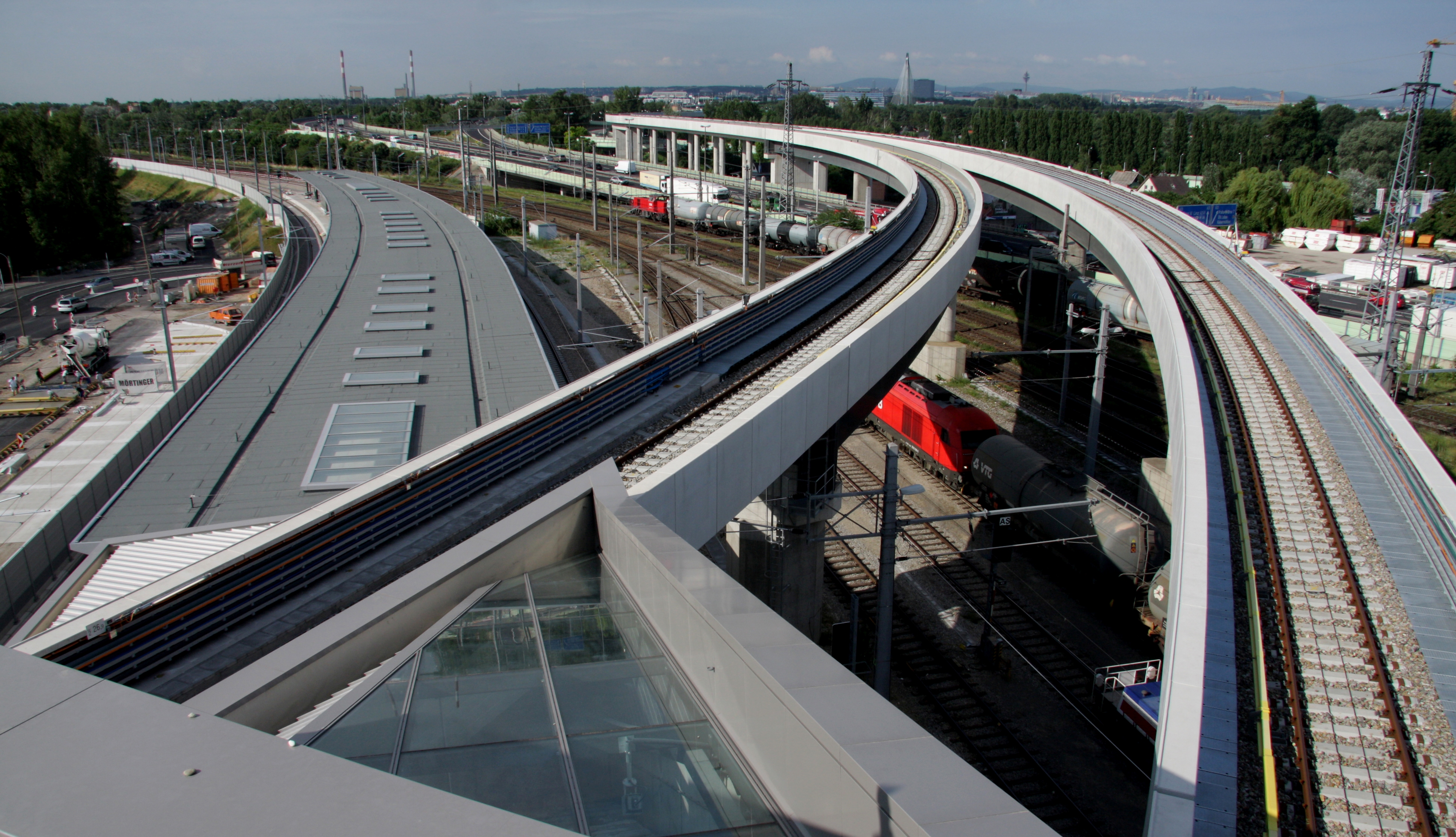 Wiener U-Bahnlinie 2, Baulos 8 - Stadlau - Construcția de drumuri & poduri