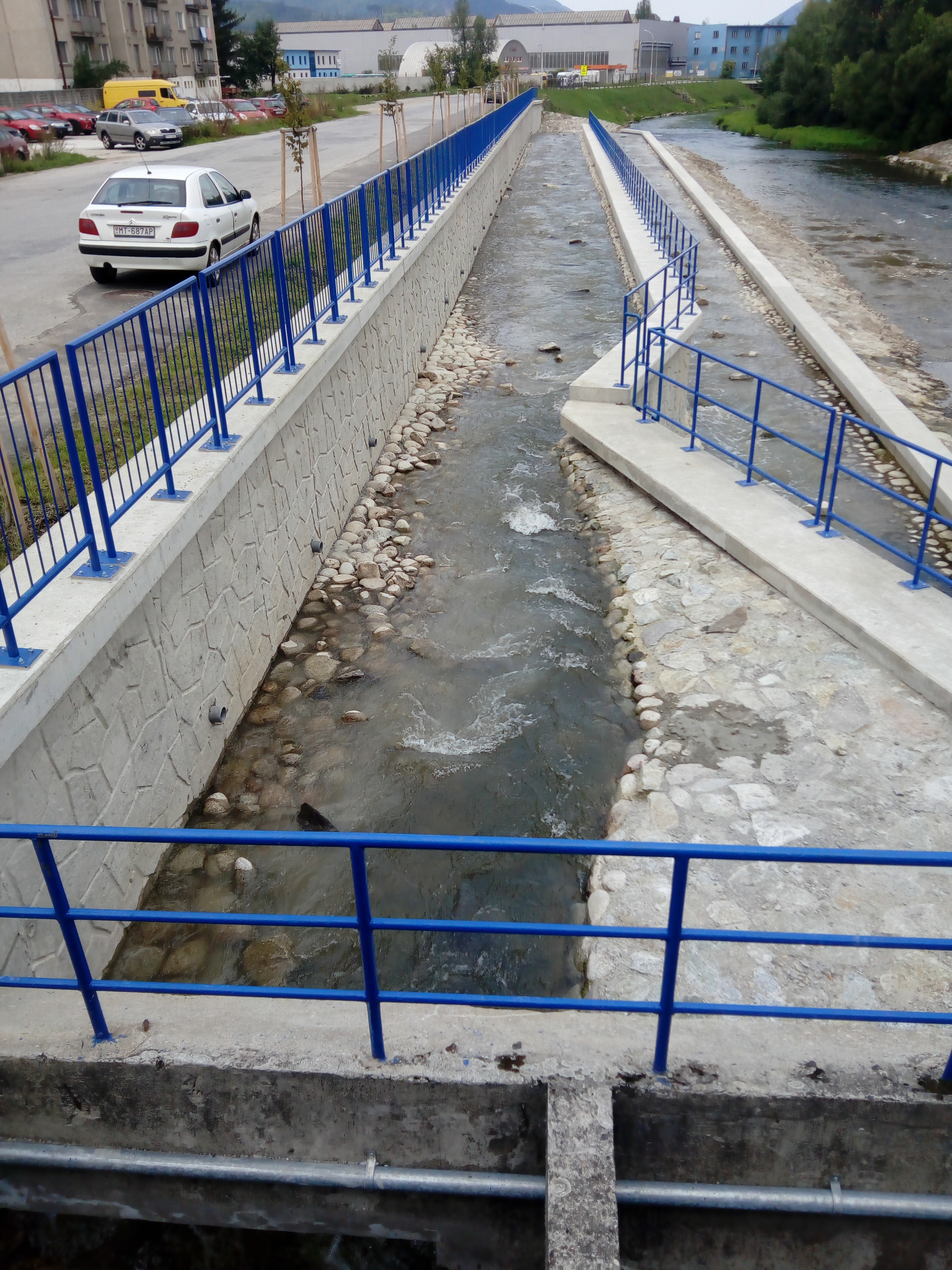 Odstraňovanie bariér vo vodnom toku Turiec, rkm 7,530; stavebné práce - Construcții civile