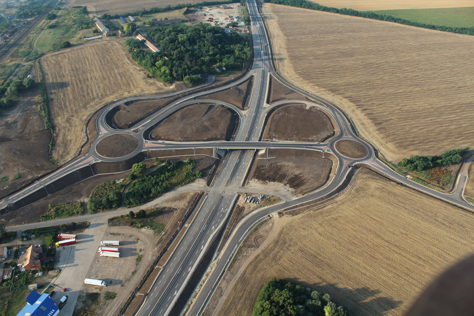 21.sz. főút négynyomúsítása  - Construcția de drumuri & poduri