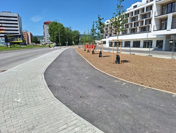 Nové chodníky a cyklotrasa v komplexe Rendez v Bratislave - SK