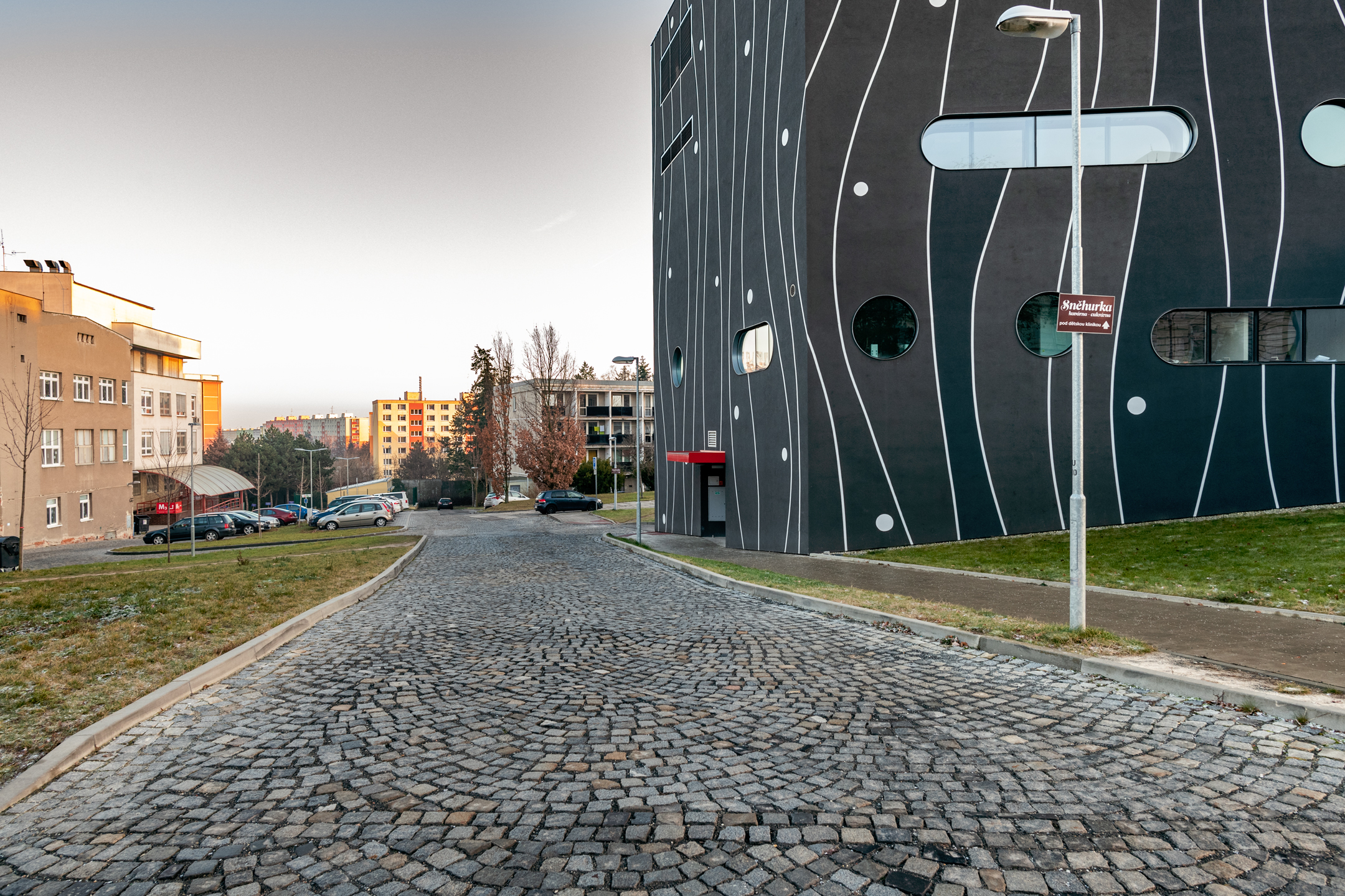 Olomouc – realizace parkoviště u Fakultní nemocnice Olomouc - Construcția de drumuri & poduri