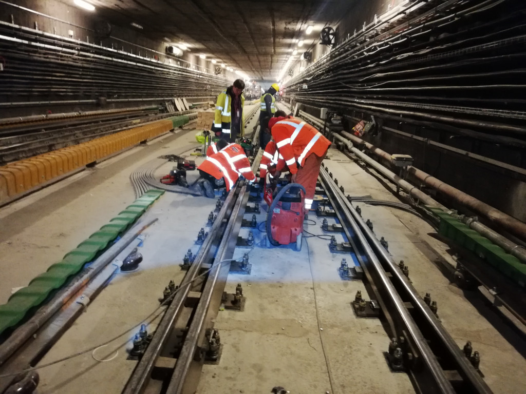 Budapesti M3 metróvonal rekonstrukciója - Construcții feroviare