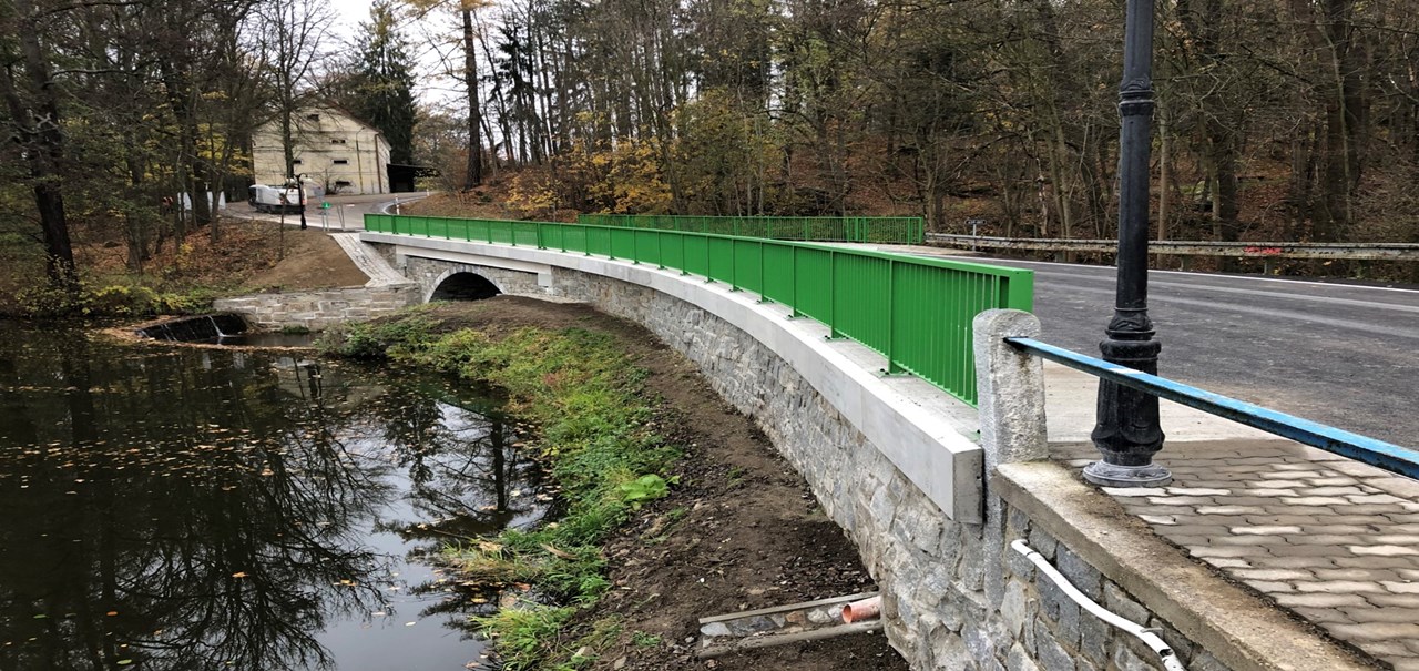 Most, Kamenice nad Lipou - Construcția de drumuri & poduri Most, Kamenice nad Lipou - Construcția de drumuri & poduri