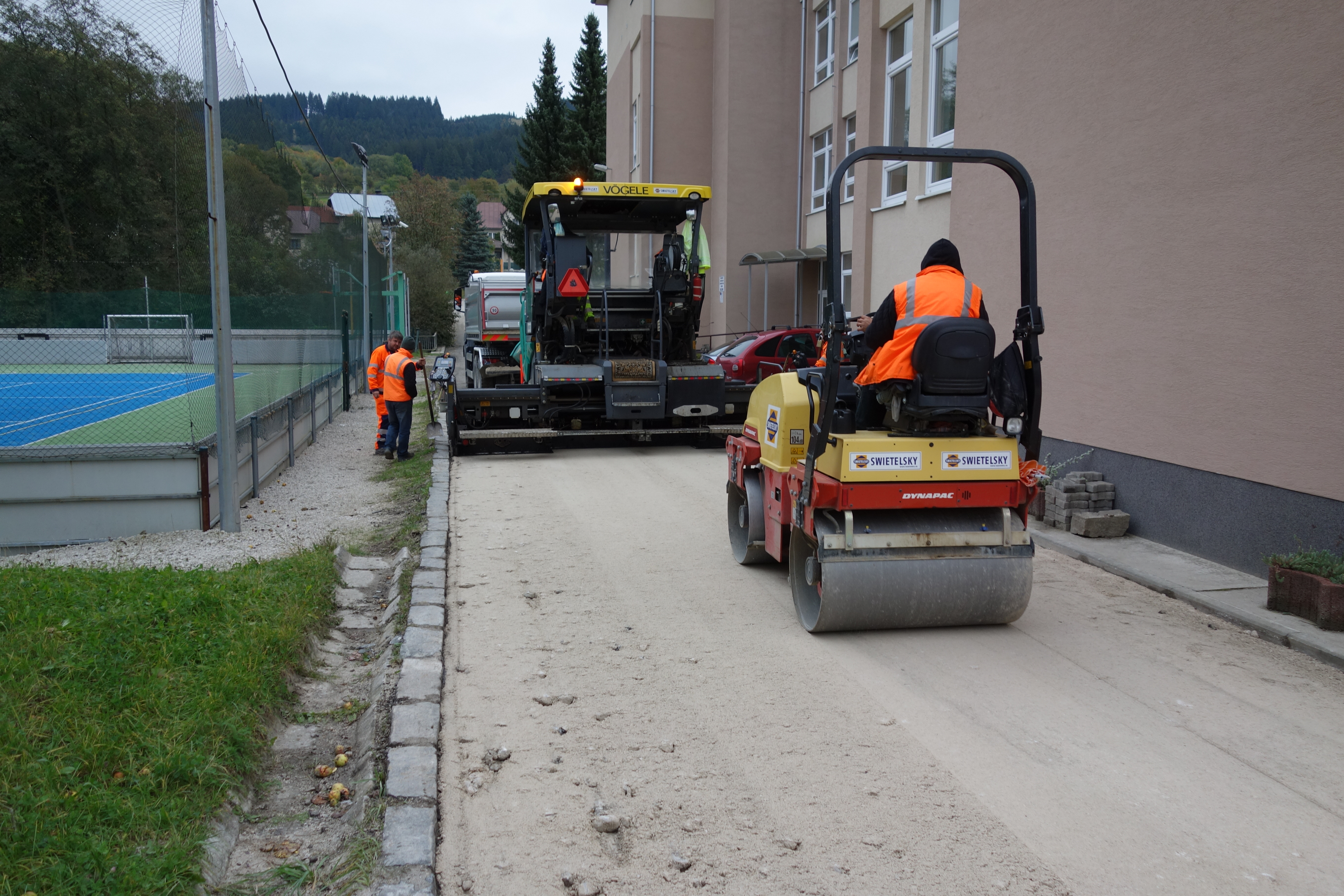 Rekonštrukcia miestnych komunikácii v obci Veľké Rovné - Construcția de drumuri & poduri