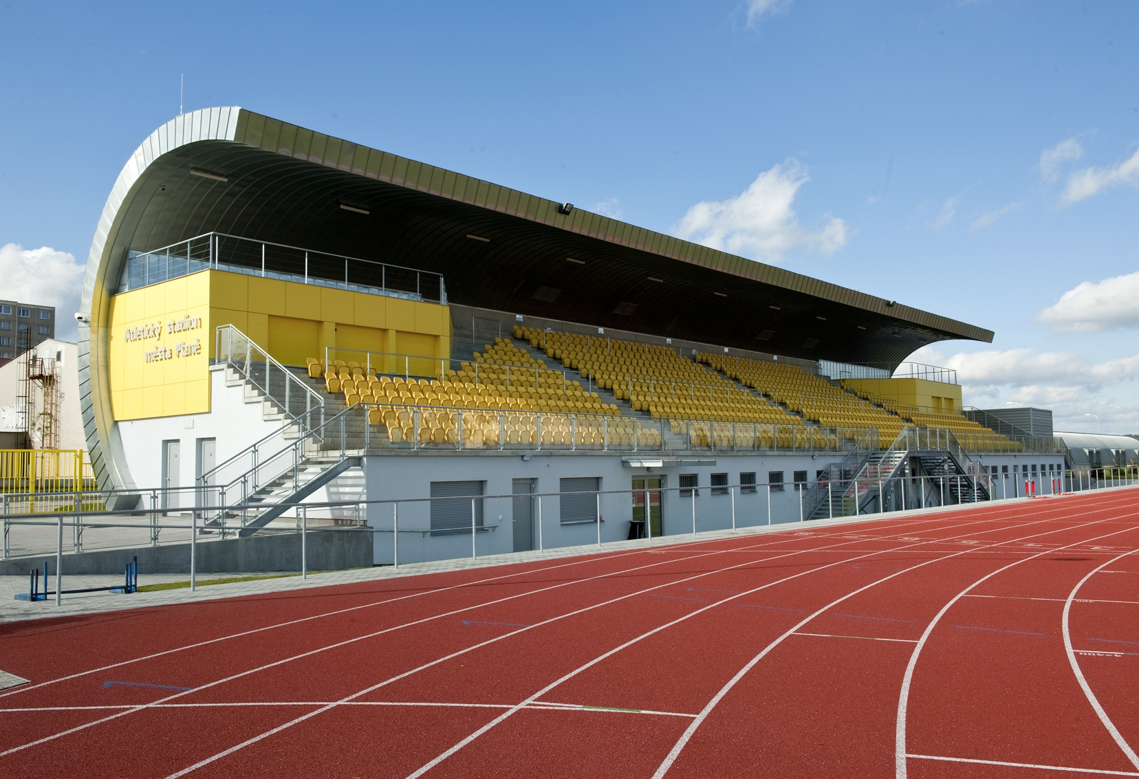 Atletický stadion Štruncovy sady - Construcții industriale