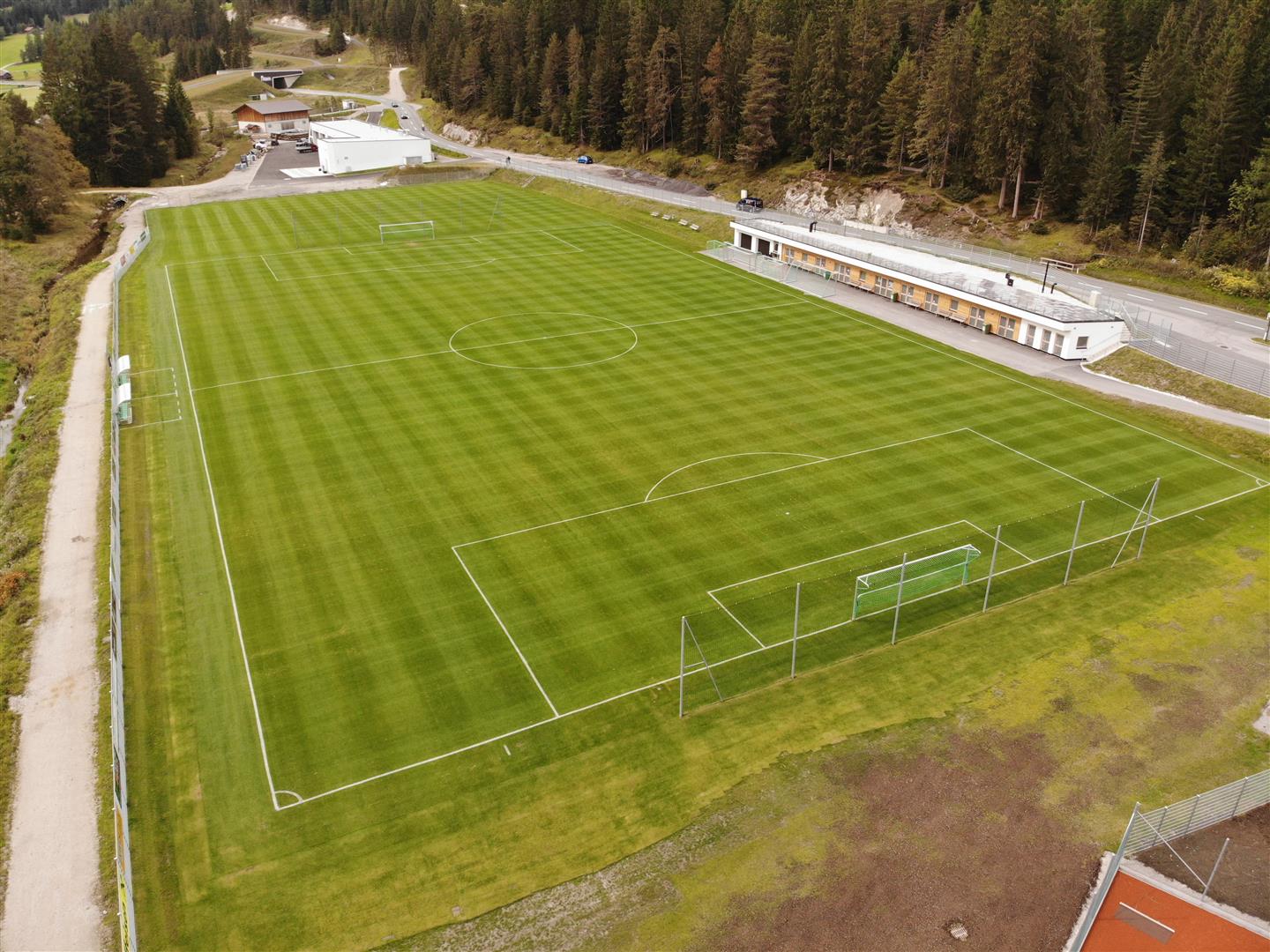 Sportplatz, Seefeld - Construcții civile