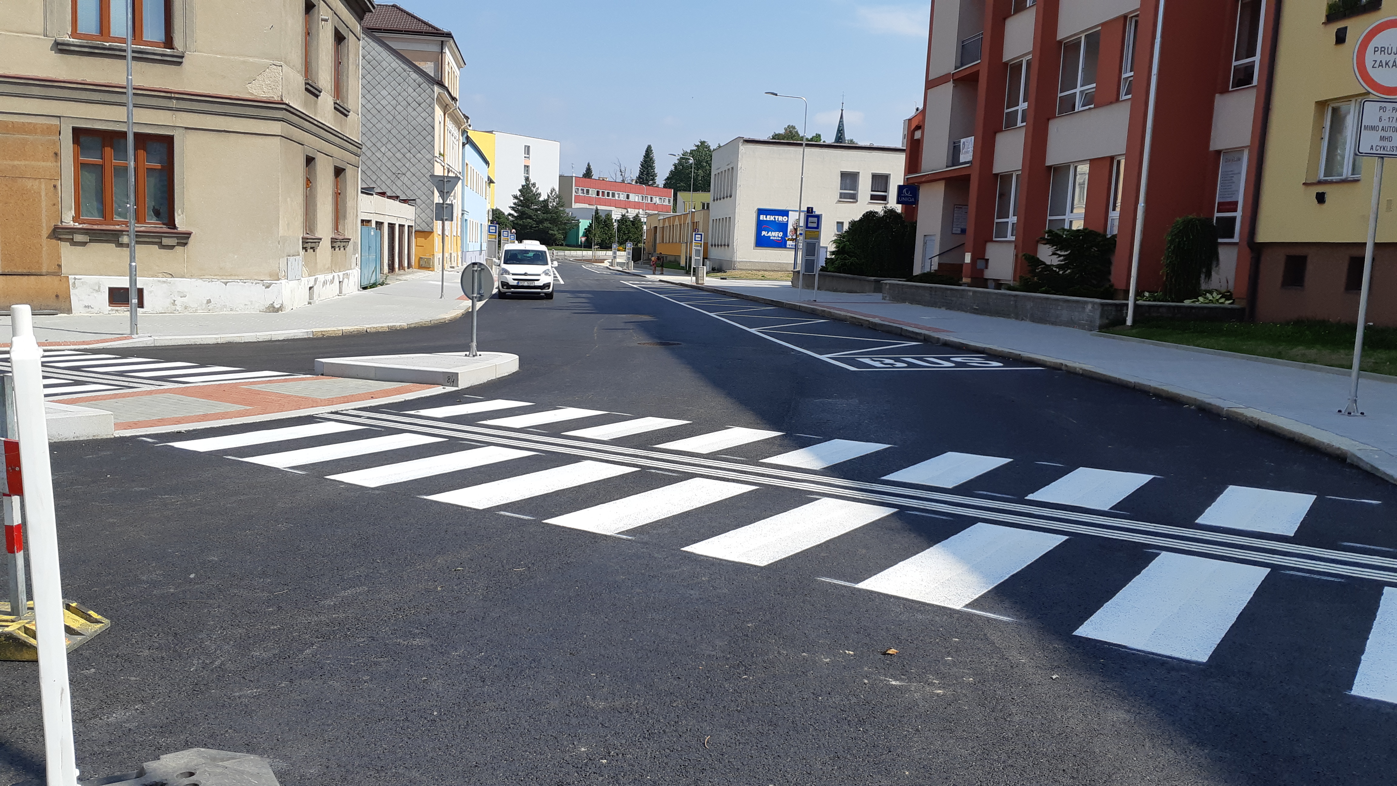 Jindřichův Hradec – rekonstrukce ul. Pravdova, terminál MHD - Construcția de drumuri & poduri