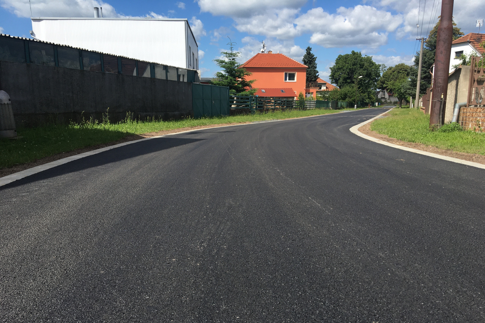 Tři Dvory – rekonstrukce ul. Spojovací          - Construcția de drumuri & poduri