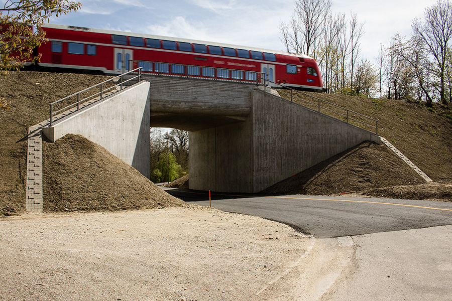 Eisenbahnüberführung Walpertskirchen - Construcția de drumuri & poduri