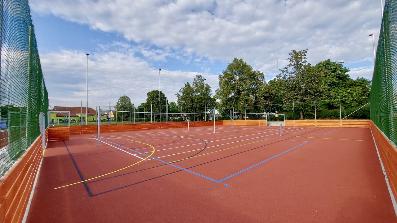 Rekonstrukce sportovního areálu základní školy v Horažďovicích - CZ