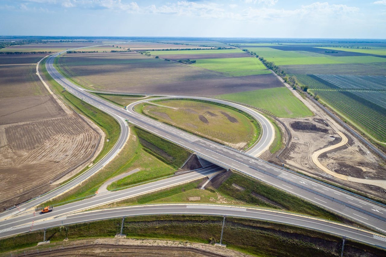 Útépítés, Tiszakürt - Construcția de drumuri & poduri Útépítés, Tiszakürt - Construcția de drumuri & poduri