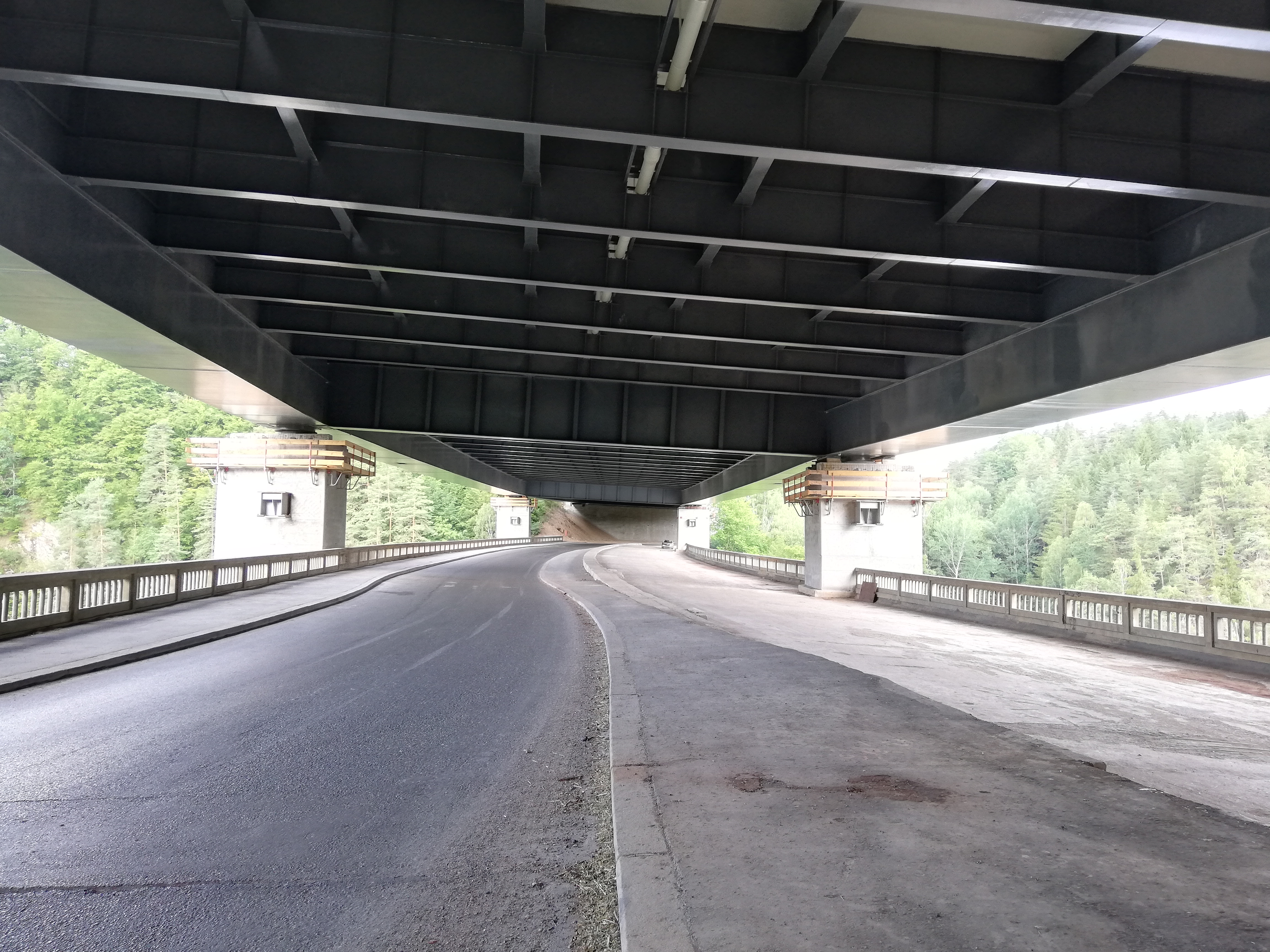 Dálnice D1, most Koberovice – dodávka mostních ložisek a závěrů - Construcția de drumuri & poduri