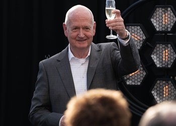 Ruim 4 decennia spoorgeschiedenis: Carel Robbeson neemt afscheid - NL Ruim 4 decennia spoorgeschiedenis: Carel Robbeson neemt afscheid - NL