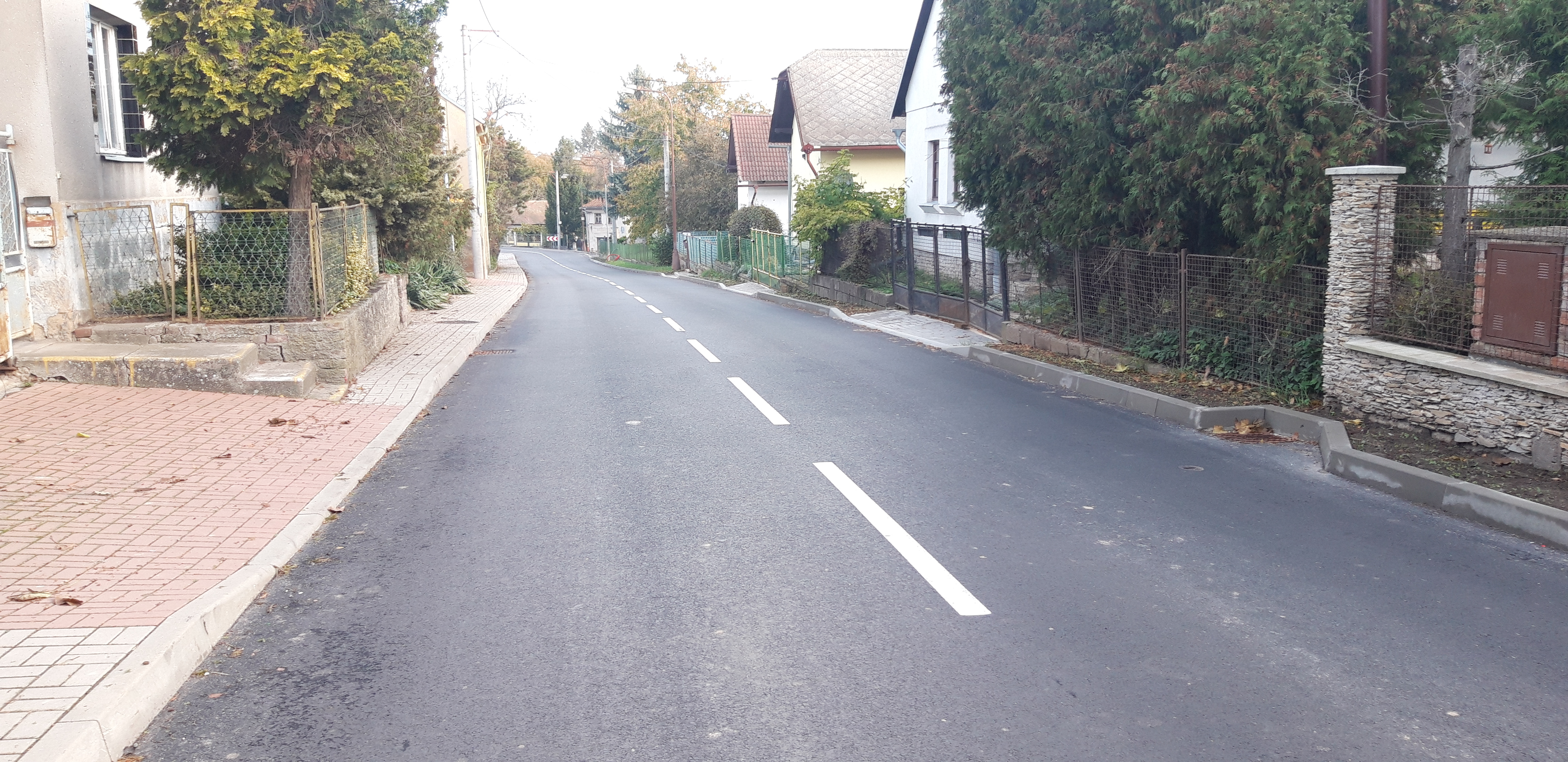 Silnice II/321 – rekonstrukce komunikací v obcích Hořiněves a Žíželeves - Construcția de drumuri & poduri