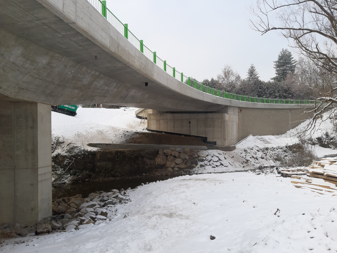 Most ev.č. 1354 – 1 přes říčku Smutná za Bechyní   - Construcția de drumuri & poduri