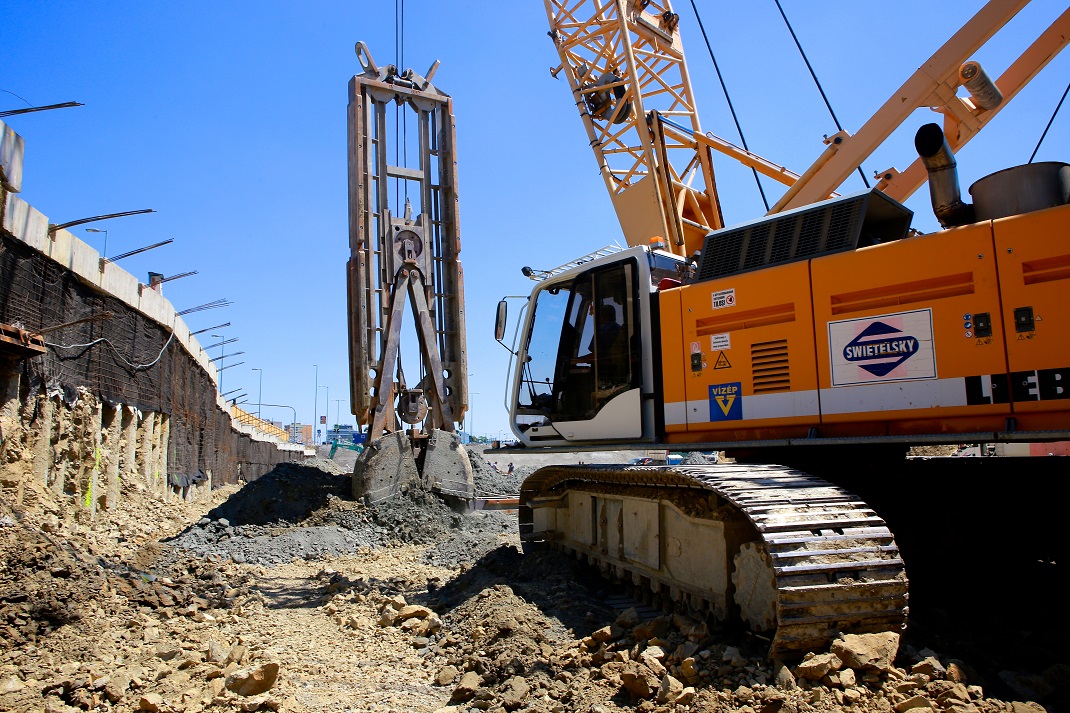 Budapest One Irodaház 1. ütem  - Construcții civile