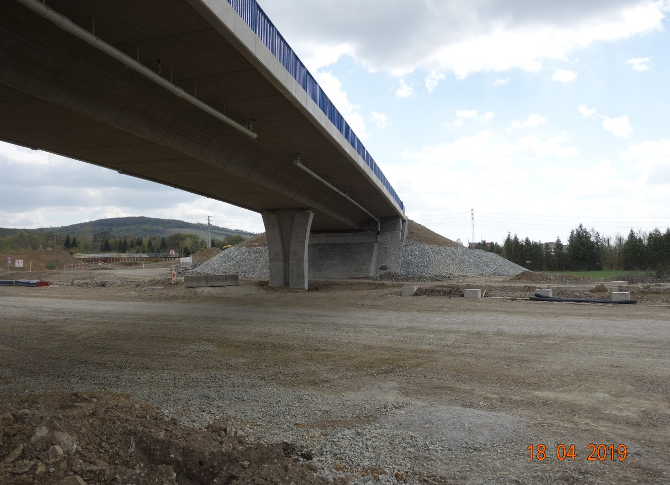 214-00 Most v km 7,240 na ceste III/050201 nad diaľnicou D1 Budimír - Bidovce (85,40 m) - Construcția de drumuri & poduri