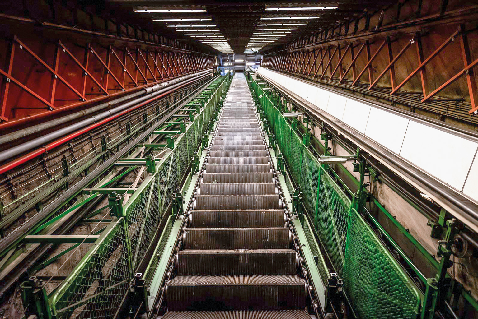 Asanarea liniei de metrou M3, Budapesta, Ungaria 3