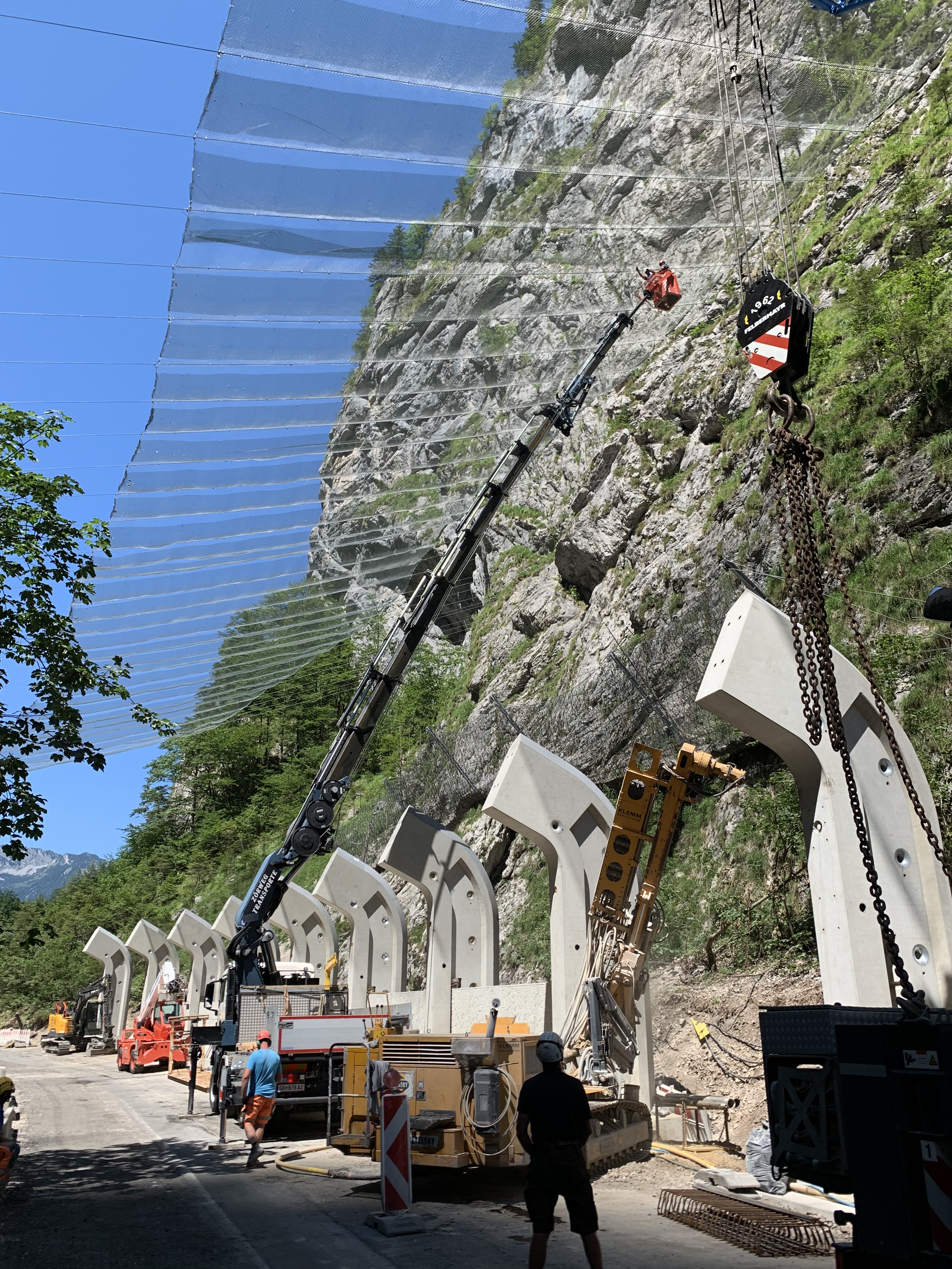 L127 Radmerstraße - Steinerne Jungfrau - Construcții civile