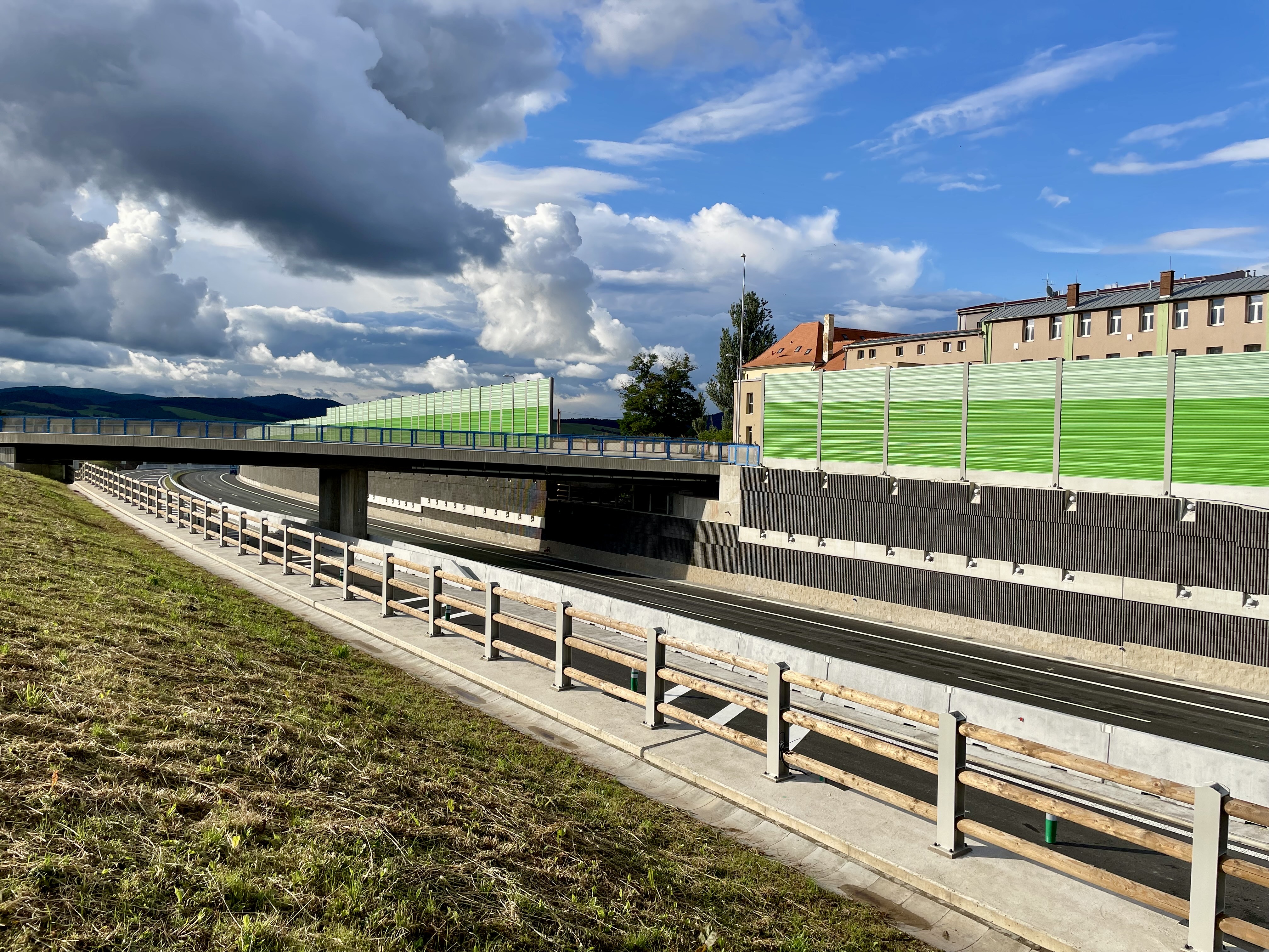 Dálnice D6, obchvat Lubence – stavba mostů a zárubních zdí - Construcția de drumuri & poduri