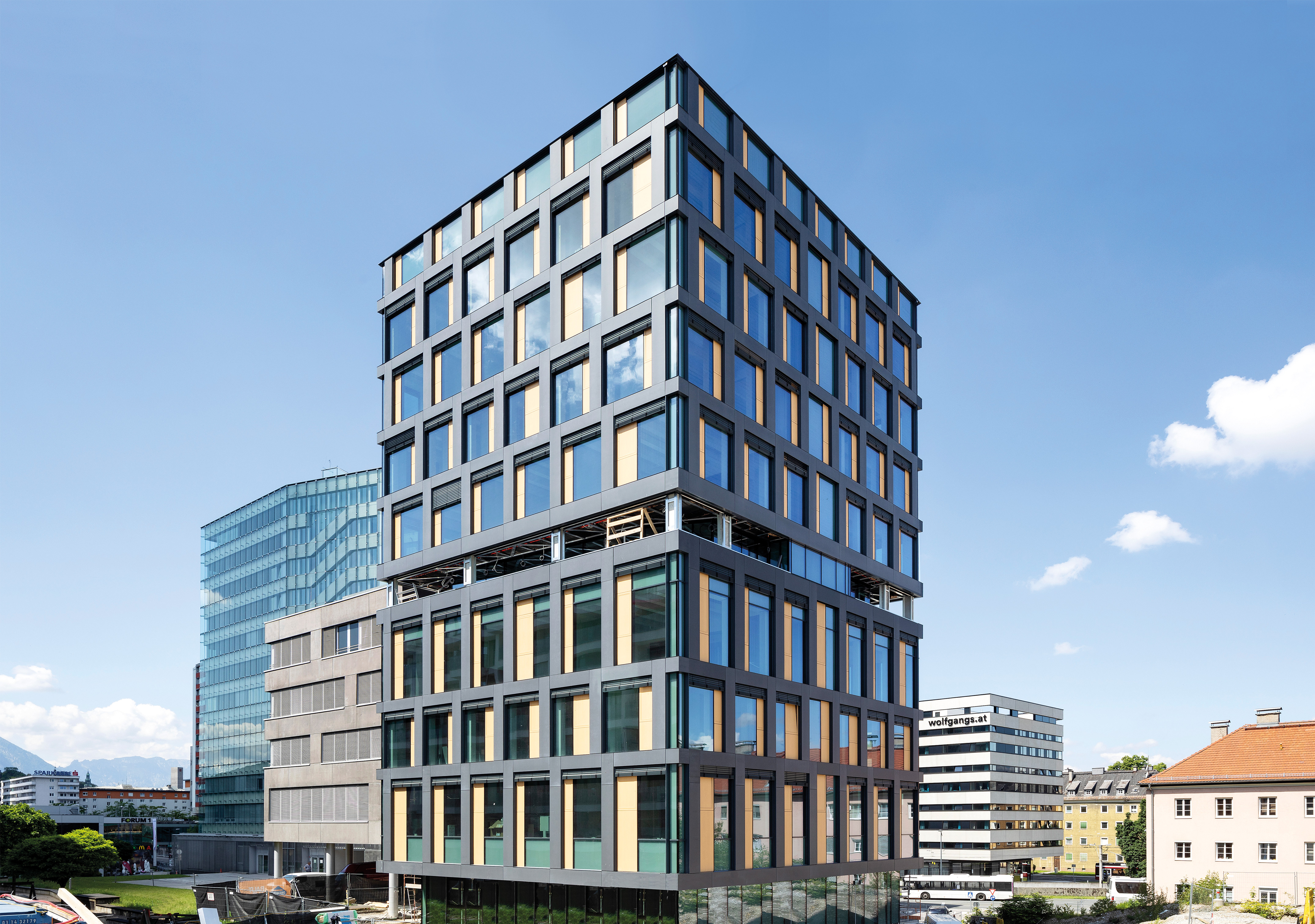 Bürogebäude der österreichischen Gesundheitskasse in Holz-/Hybridbauweise, Salzburg - Construcția de clădiri