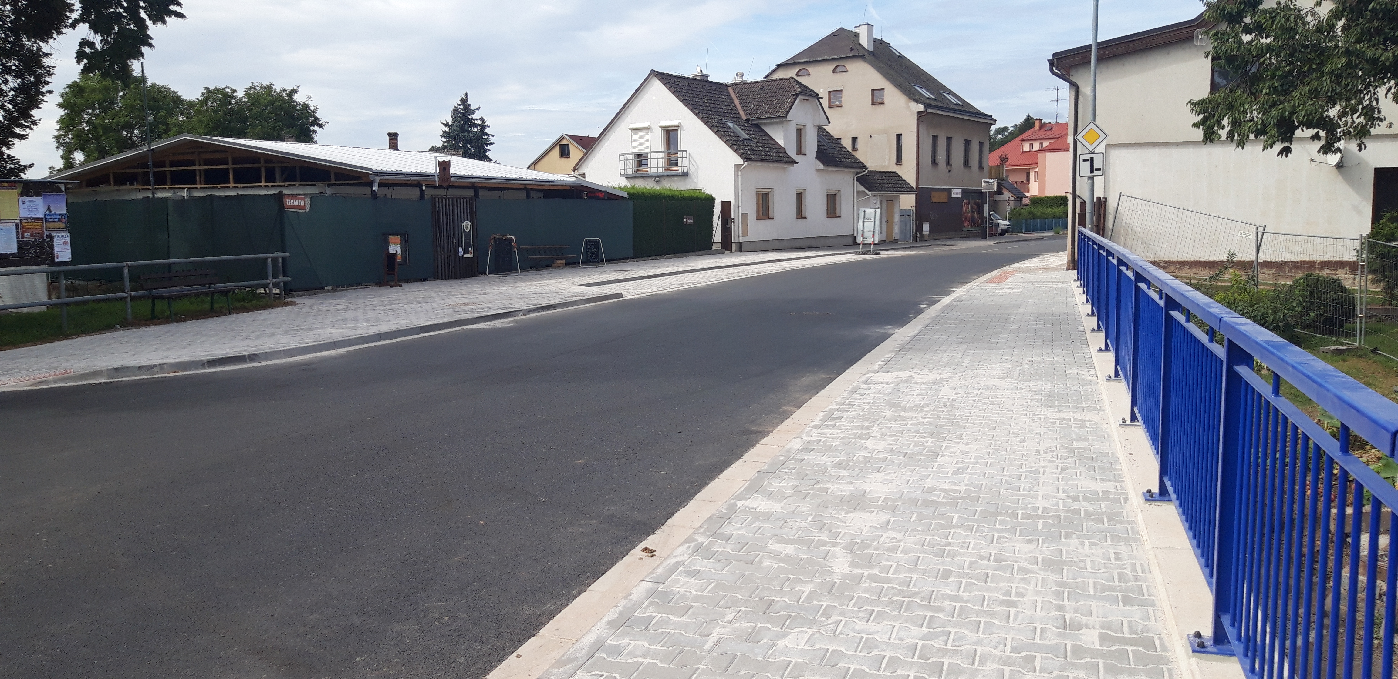 Silnice III/3089 – rekonstrukce průtahu obcí Smiřice - Construcția de drumuri & poduri